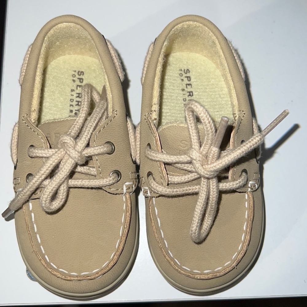 New baby sperrys size 3
